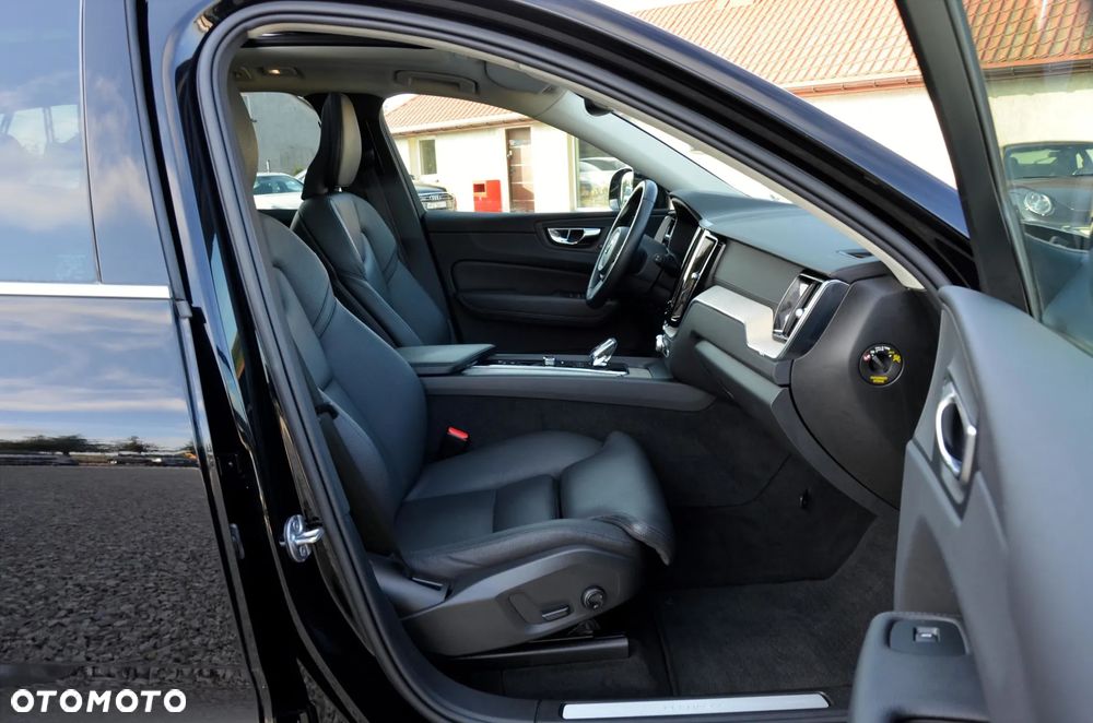 Volvo XC 60 T6 Plug-In Hybrid AWD Inscription - 16