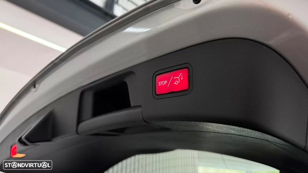 Mercedes-Benz GLA 250 4-Matic AMG Line - 28