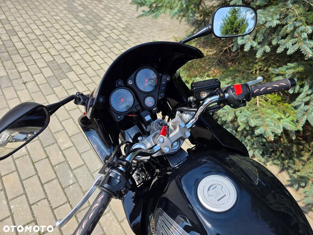 Honda Hornet - 35