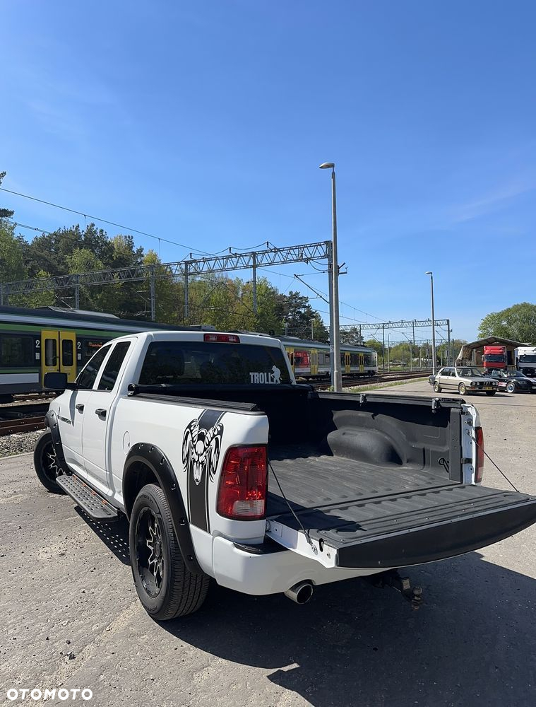 Dodge RAM 1500 5.7 4x4 - 8
