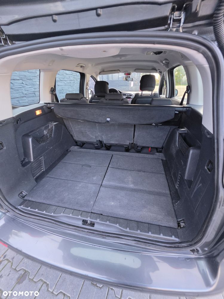 Peugeot 5008 - 5
