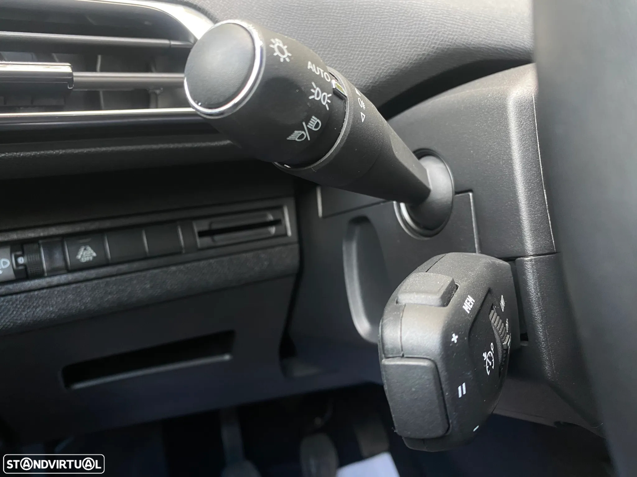 Peugeot 3008 1.2 PureTech Allure Pack - 12