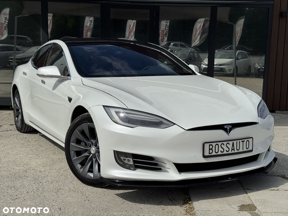 Tesla Model S - 4