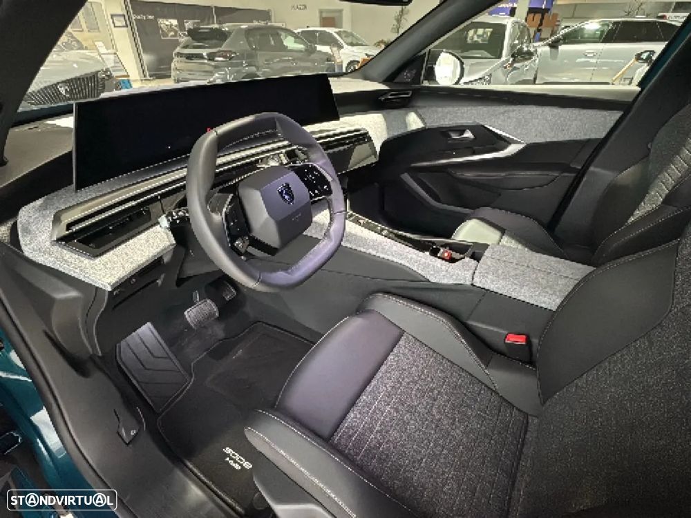 Peugeot 5008 1.6 Plug-in Hybrid Allure e-DCS7 - 13