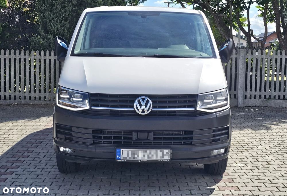 Volkswagen Transporter - 1