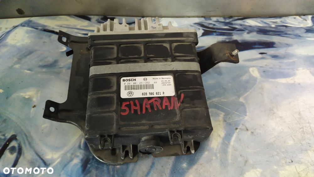 Sterownik silnika Volkswagen OE 028906021P - 1