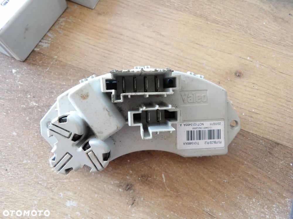 BMW - E70,E71,X5,X6 - REZYSTOR NAWIEWU DMUCHAWY - T1015486A/A - 1