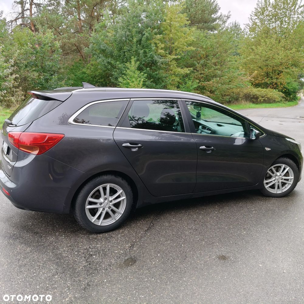 Kia Ceed 1.6 GDI Dream Team Edition - 11