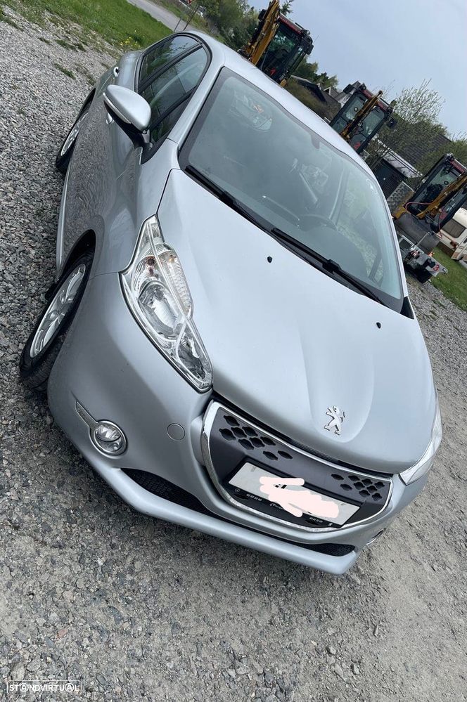 Peugeot 208 - 2