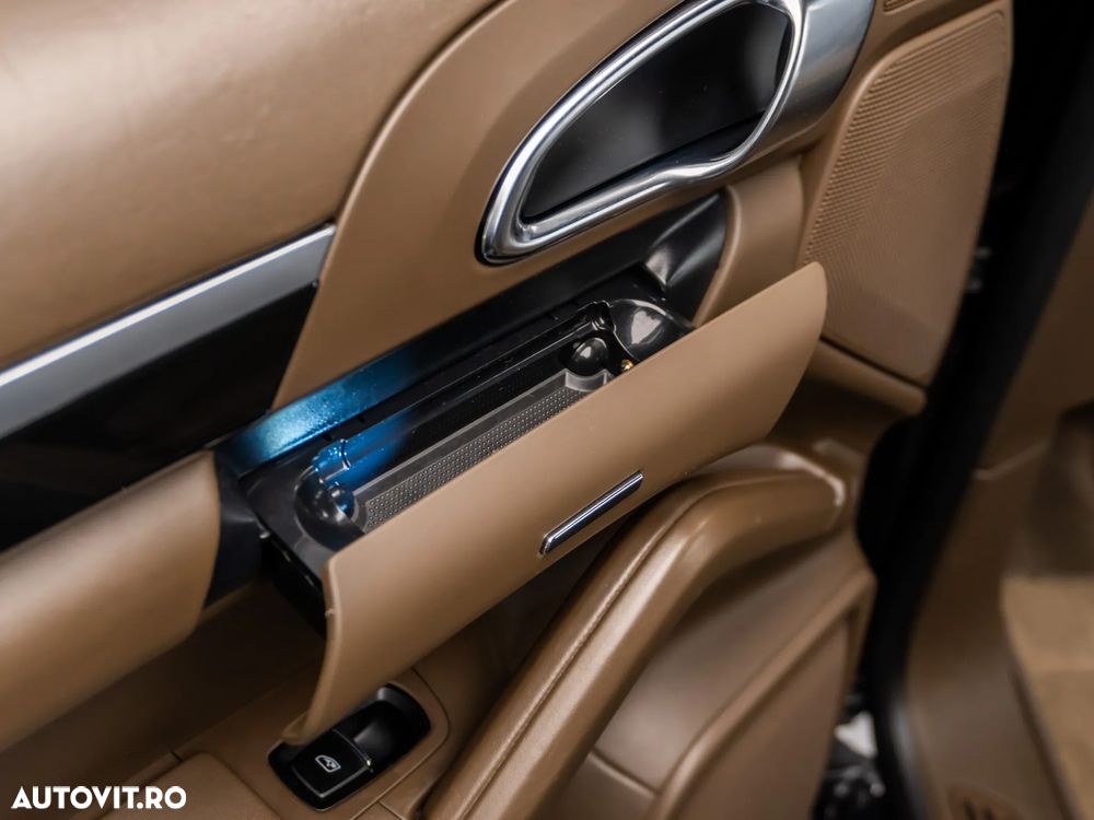 Porsche Cayenne Tiptronic S - 17