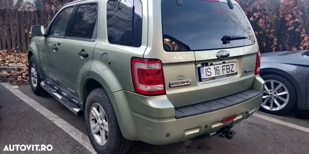 Ford Escape - 2