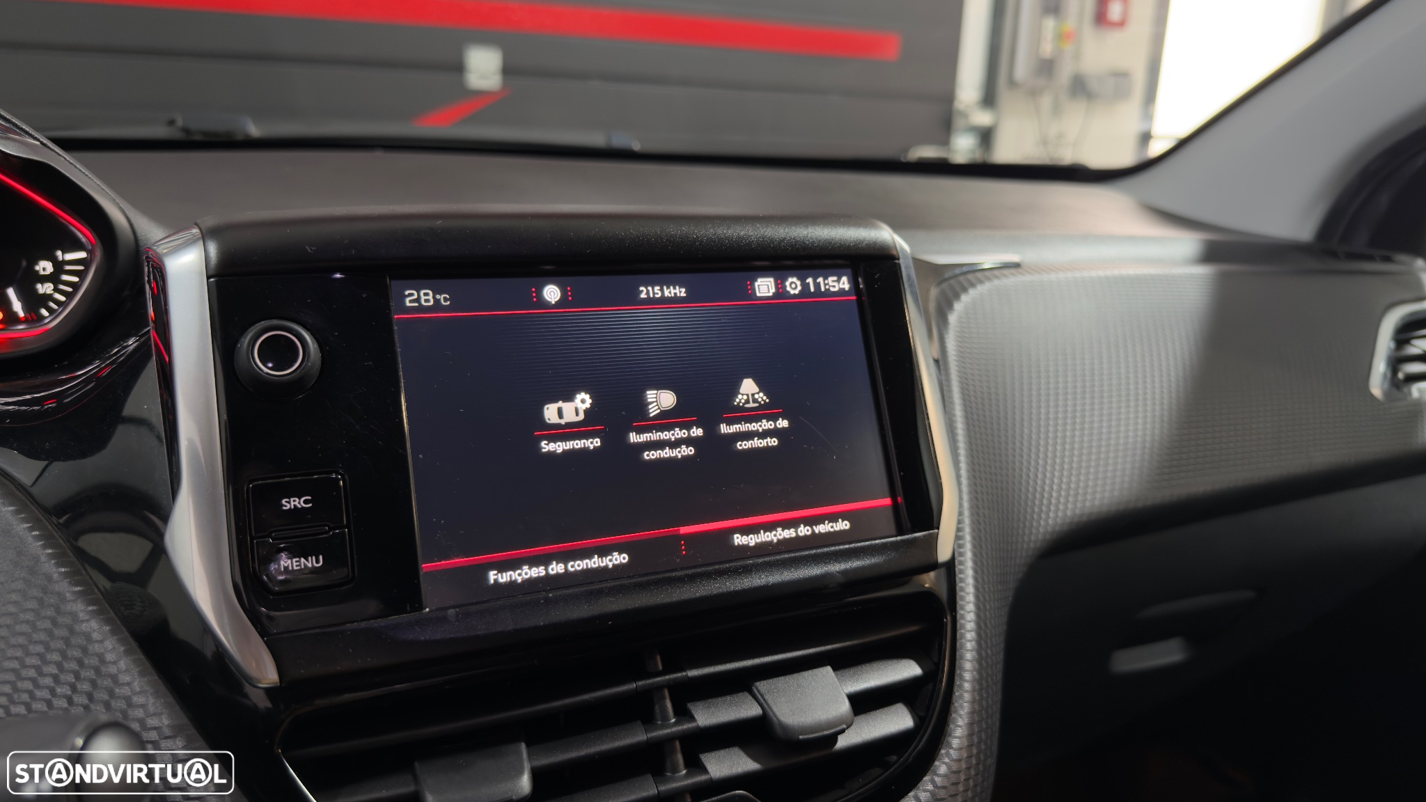Peugeot 2008 1.2 PureTech GT Line - 24