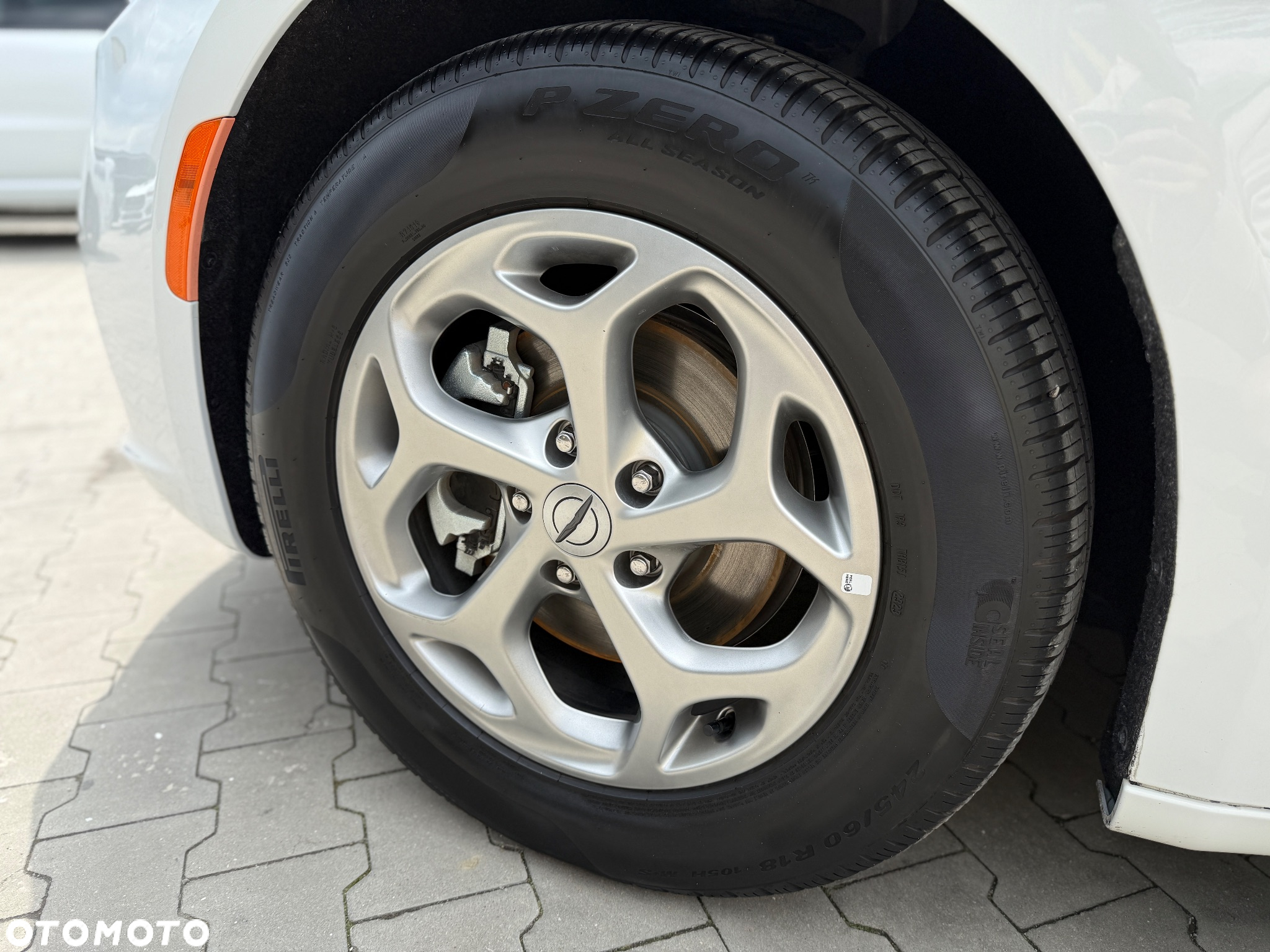 Chrysler Pacifica - 14