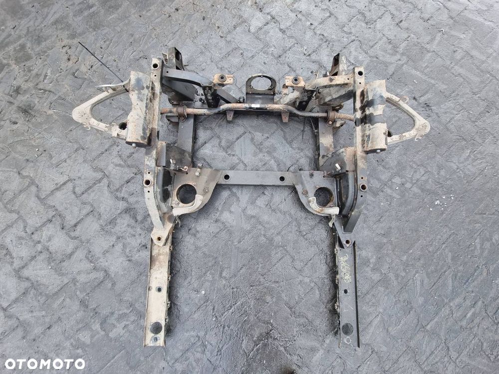 SANKI PRZEDNIE MASERATI GRANTURISMO S - 3