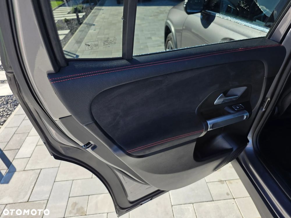 Mercedes-Benz GLB 200 d 4Matic 8G-DCT AMG Line - 20