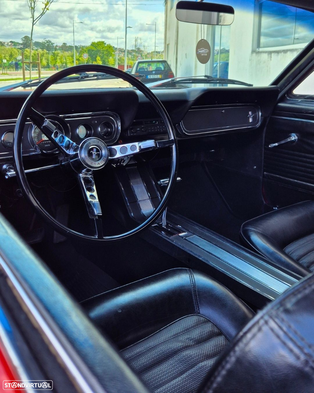 Ford Mustang - 12