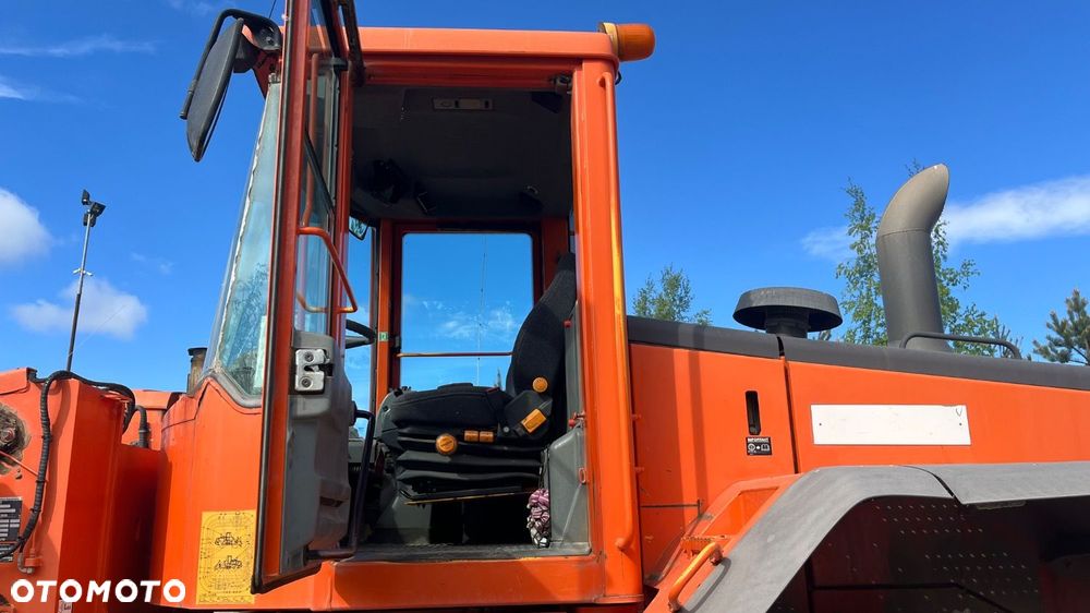 Volvo L 110 E 4X4 - 11