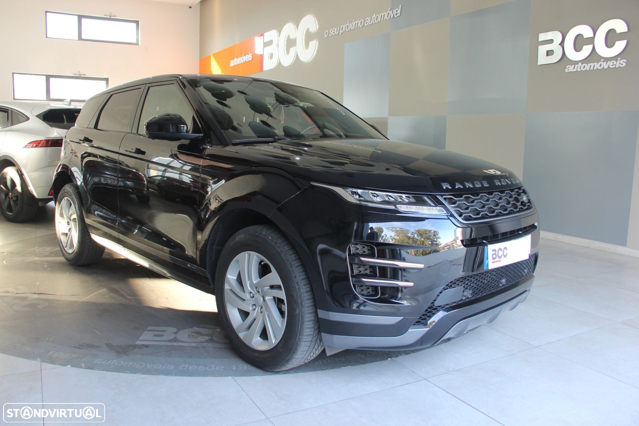 Land Rover Range Rover Evoque 2.0 D150 AWD R-Dynamic Auto - 1