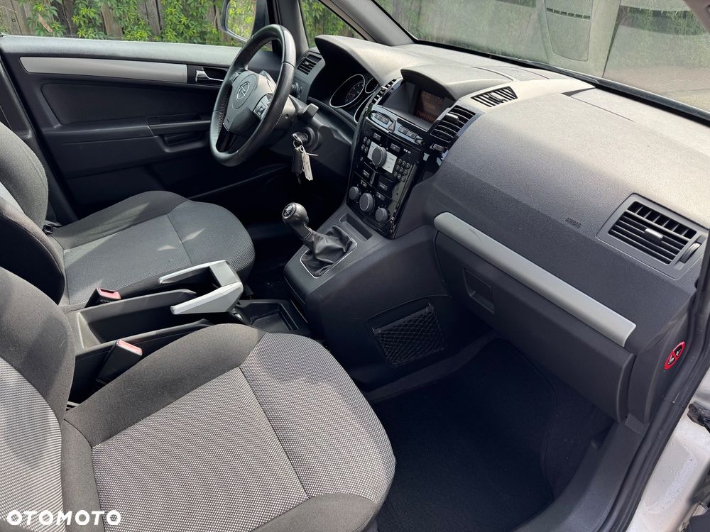 Opel Zafira 1.8 Design Edition - 10