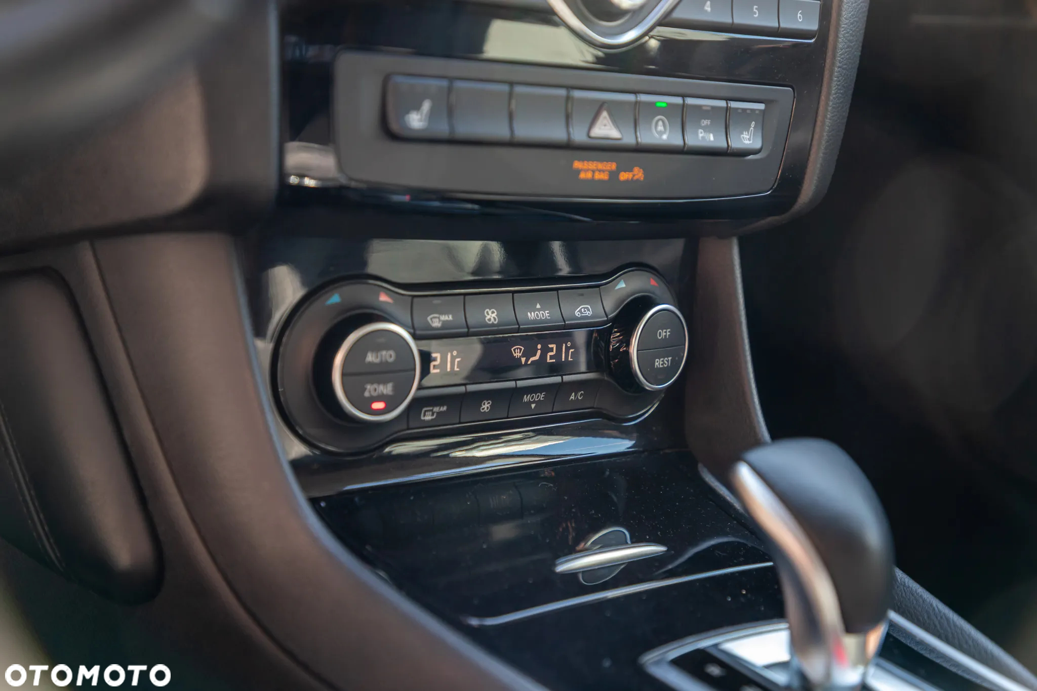 Infiniti Q30 2.2d Premium Tech AWD 7DCT - 15