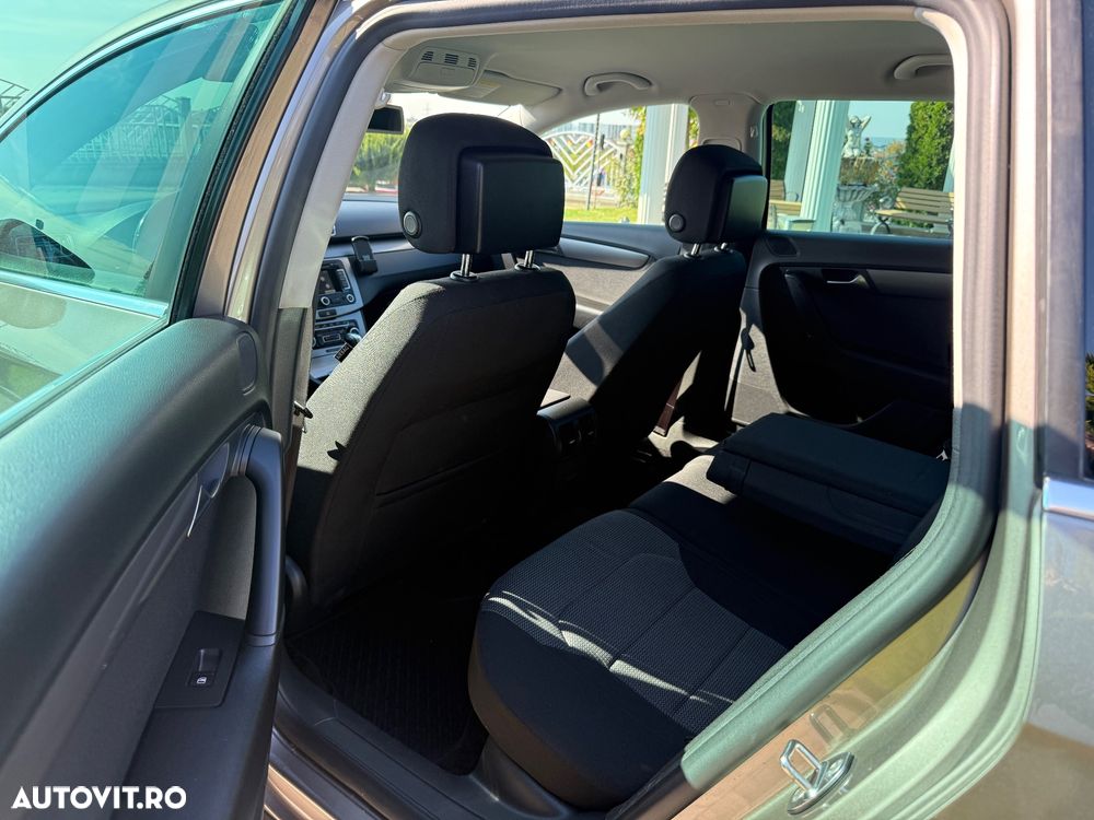 Volkswagen Passat Variant 2.0 TDI DSG BlueMotion Technology Exclusive - 12