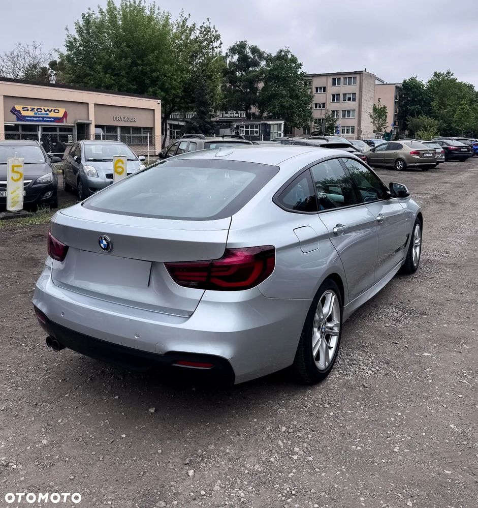 BMW 3GT 330i xDrive M Sport - 11