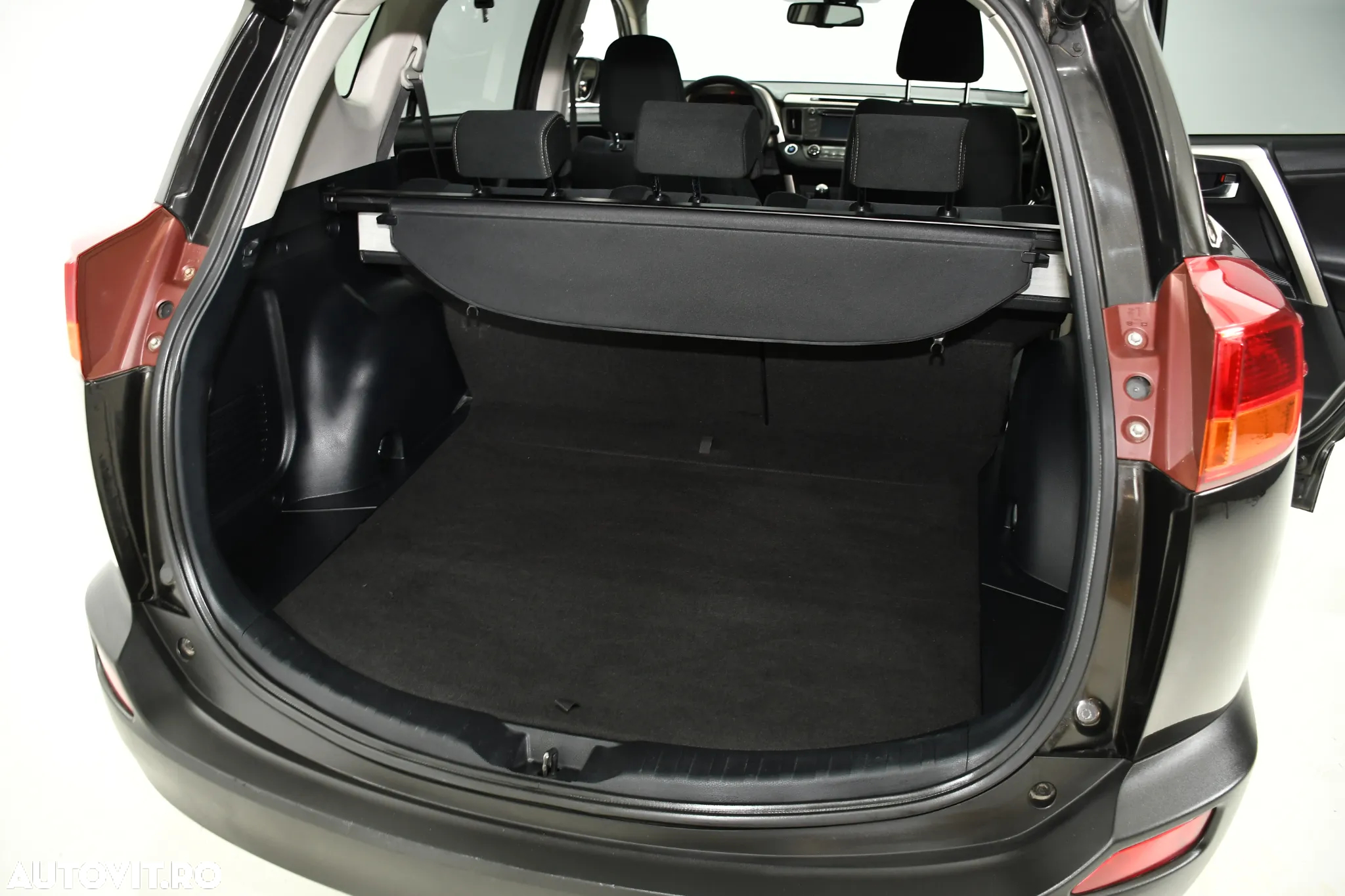 Toyota RAV4 2.0 D-4D 2WD Executive - 26