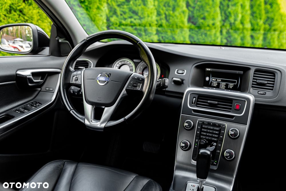 Volvo V60 T6 AWD Geartronic Summum - 29