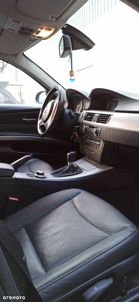 BMW Seria 3 320d - 19
