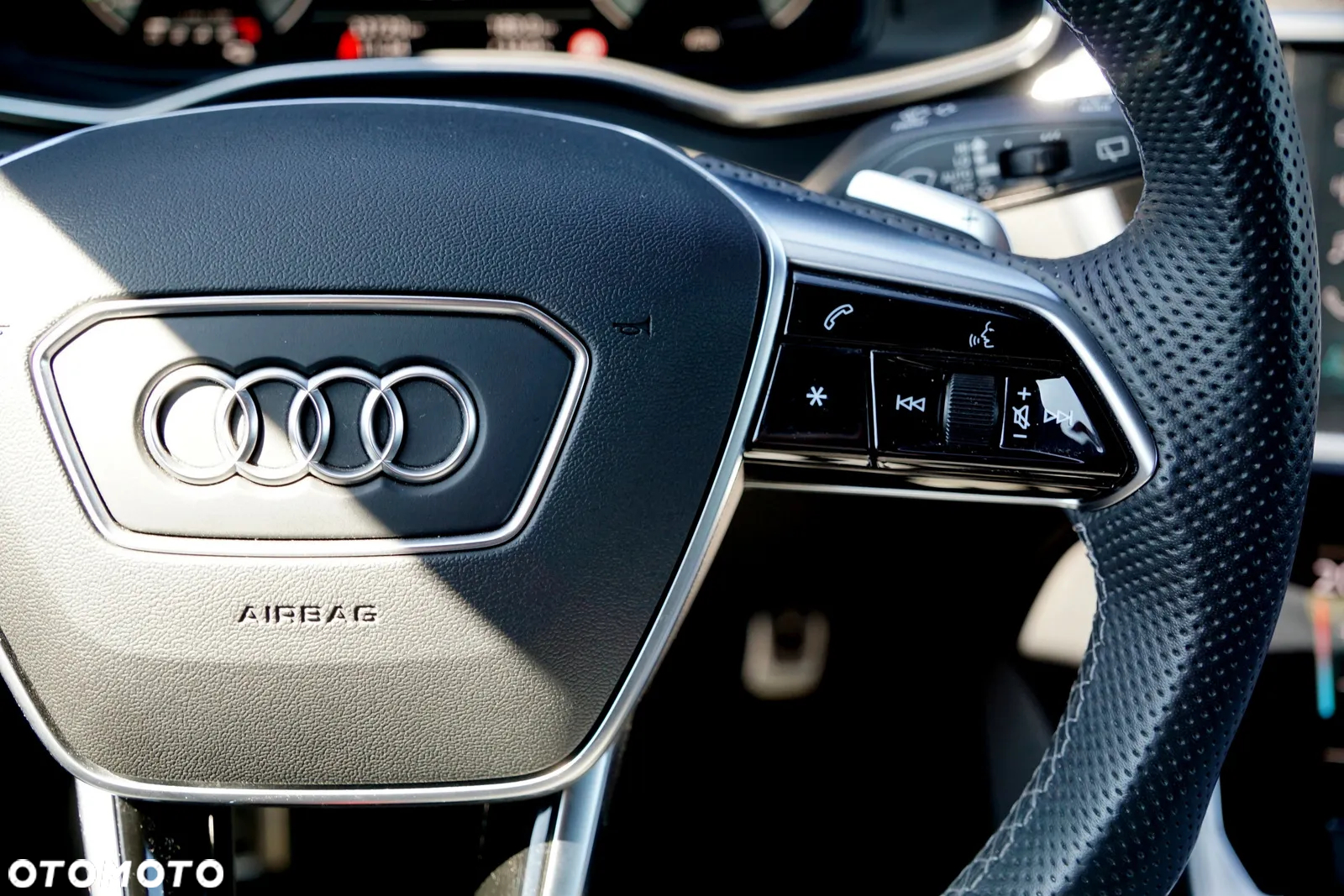 Audi A6 Avant 55 TFSI e quattro S tronic S line - 32