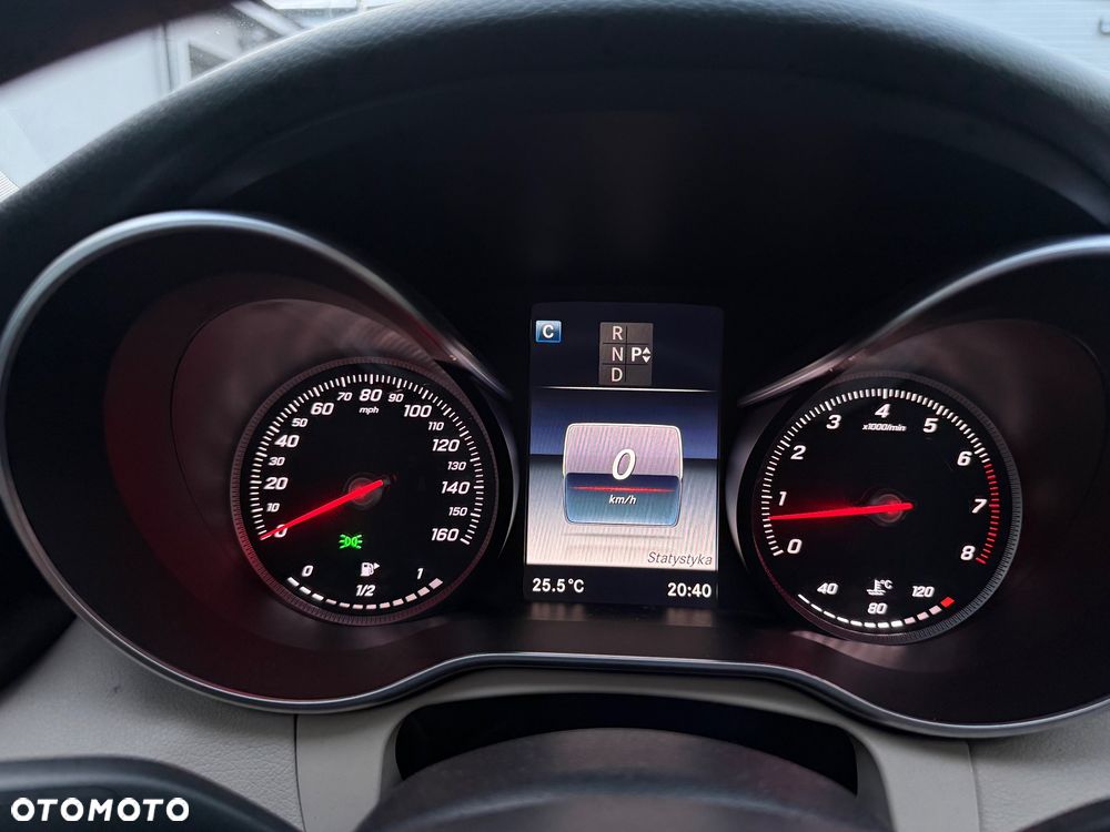 Mercedes-Benz Klasa C 300 7G-TRONIC - 26