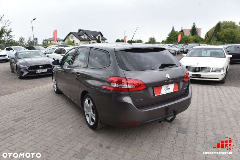 Peugeot 308 - 8