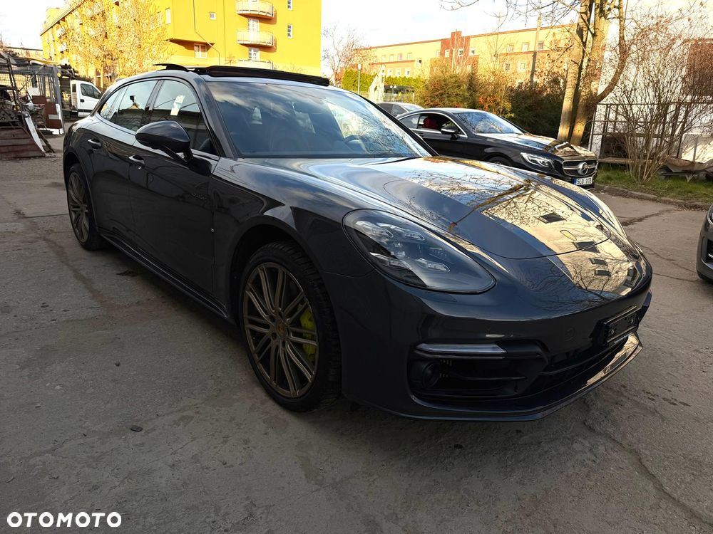 Porsche Panamera 4 E-Hybrid Executive - 3