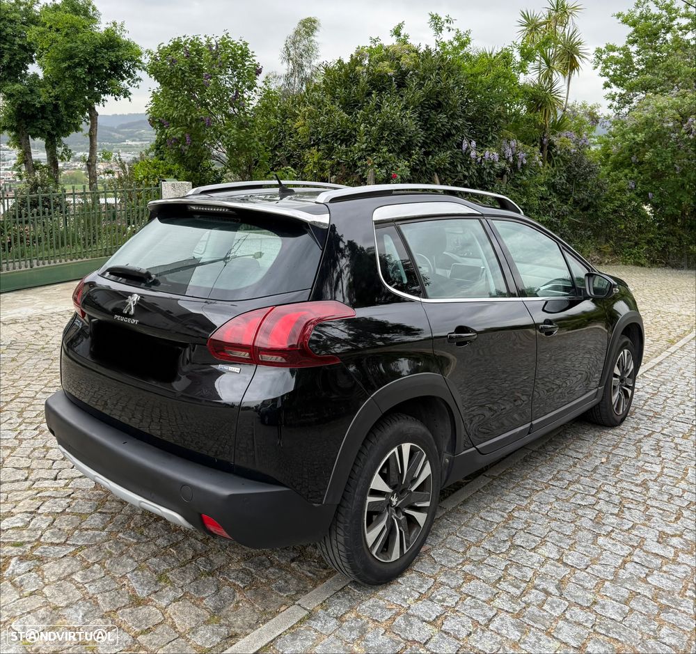 Peugeot 2008 1.2 PureTech Allure - 3