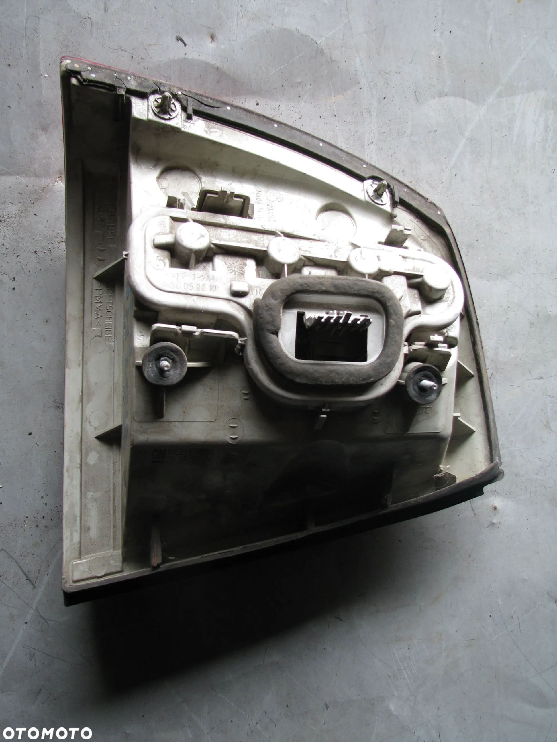 LAMPA TYLNA PRAWY TYŁ OPEL ASTRA G - 2