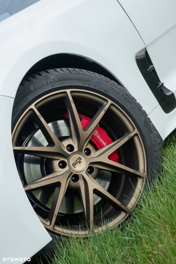 Kia Stinger - 4