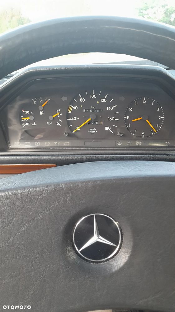 Mercedes-Benz W124 (1984-1993) - 17