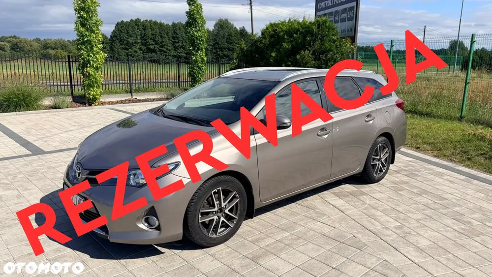Toyota Auris 1.6 Premium Comfort - 1