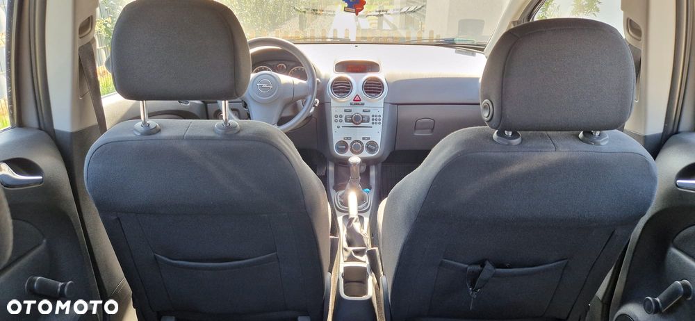 Opel Corsa 1.2 16V Essentia - 11