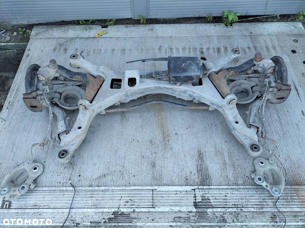 KOMPLETNE ZAWIESZENIE BELKA SANKI TYŁ VOLVO S60 I 09492948 - 1