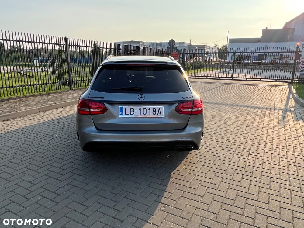 Mercedes-Benz Klasa C AMG 43 4-Matic - 10