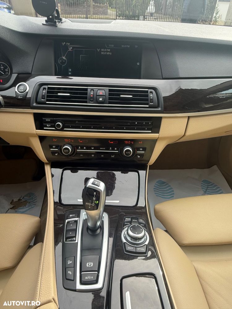 BMW Seria 5 525d xDrive Aut. Luxury Line - 12