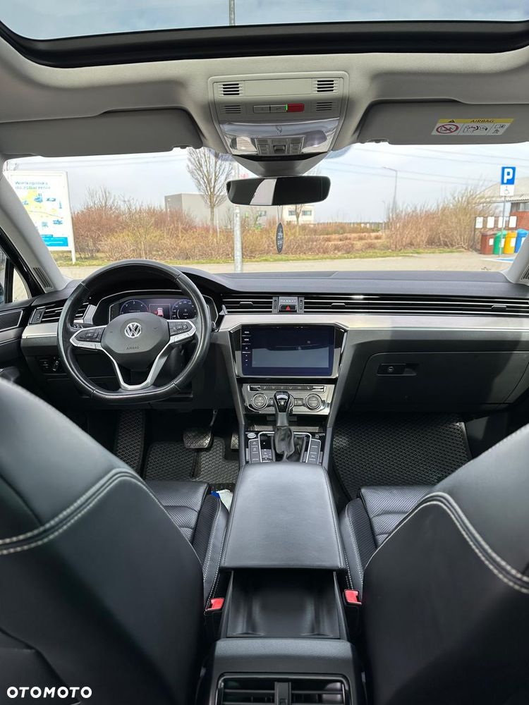 Volkswagen Passat - 2