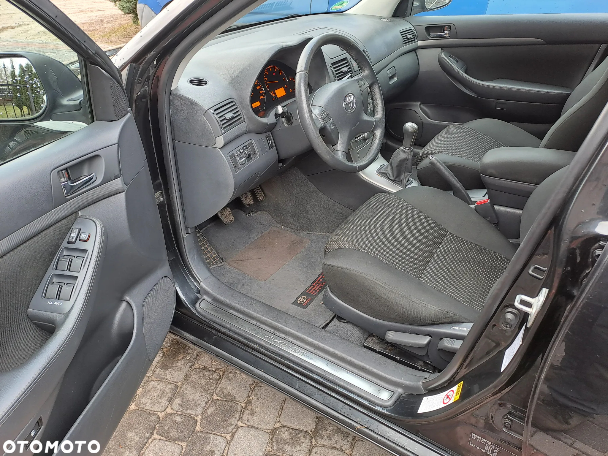 Toyota Avensis - 9