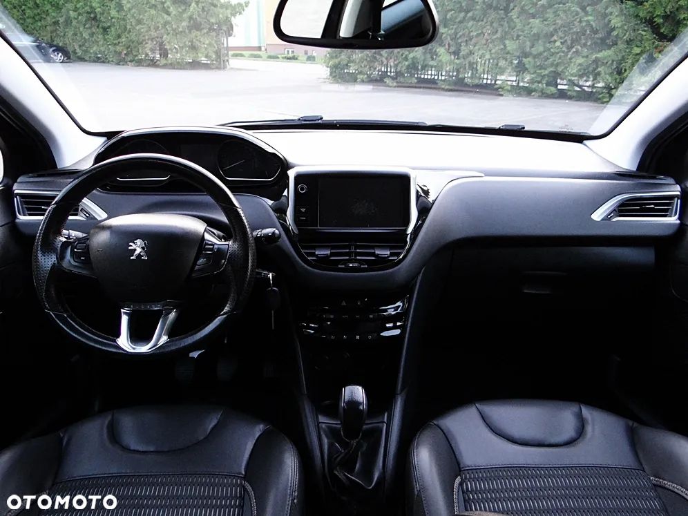 Peugeot 208 120 VTI Intuitive - 29