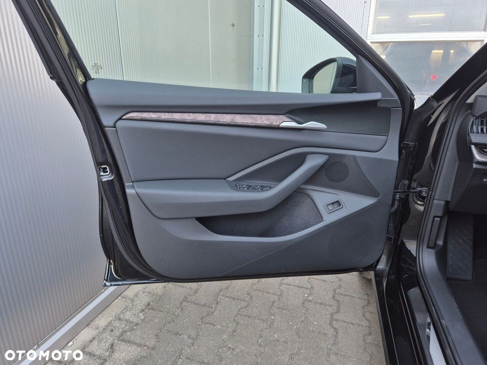 Skoda Superb 2.0 TDI SCR 4x4 L&K DSG - 17
