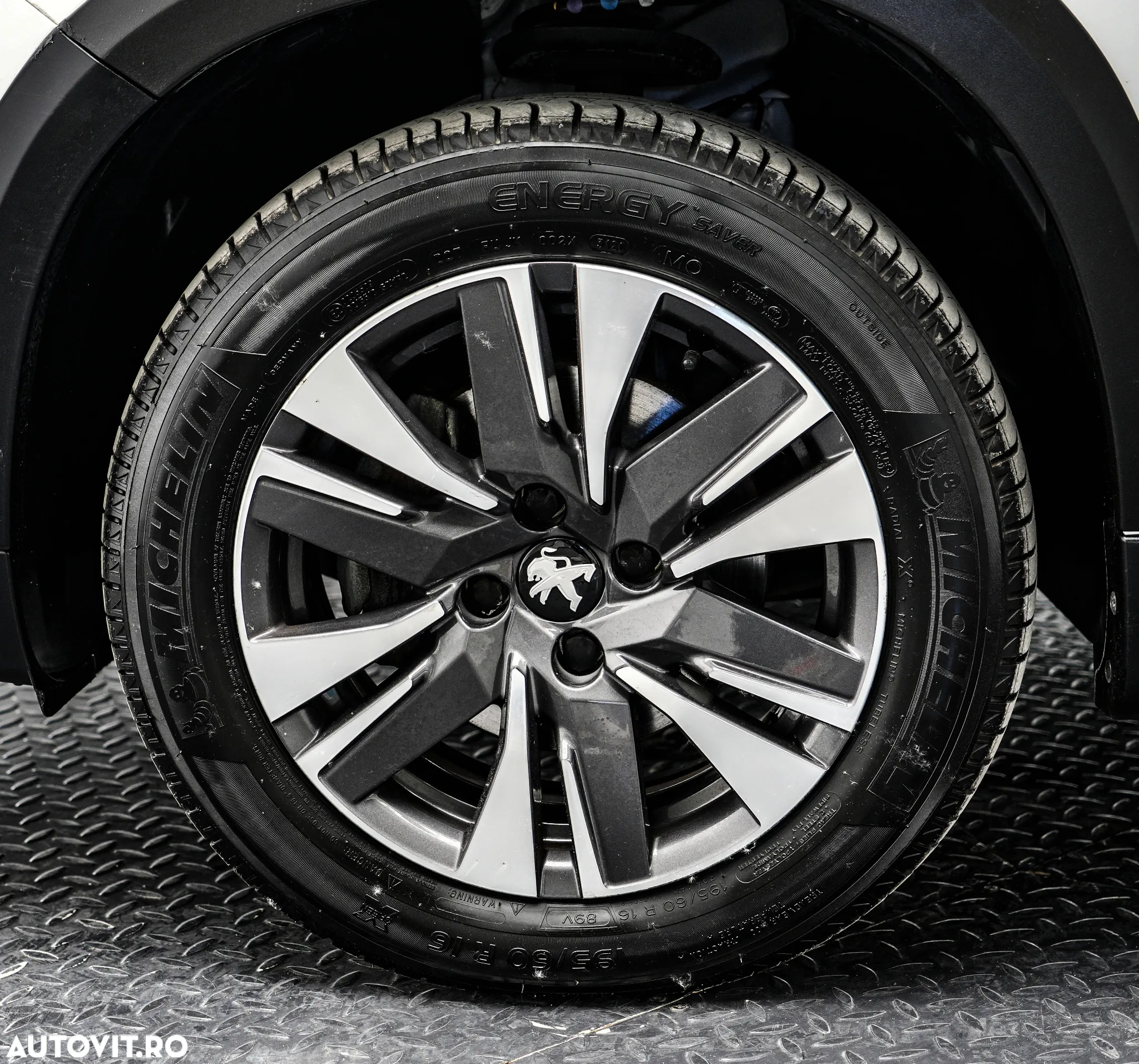Peugeot 2008 1.2 PureTech Turbo EAT6 S&S Allure - 25