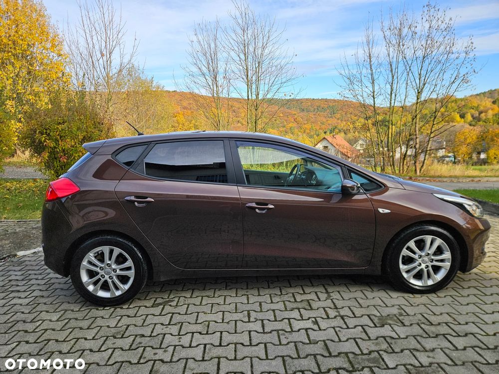 Kia Ceed 1.6 GDI Fifa World Cup Edition - 35