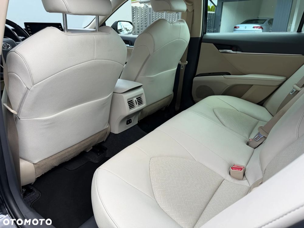 Toyota Camry 2.5 Hybrid Executive CVT - 28