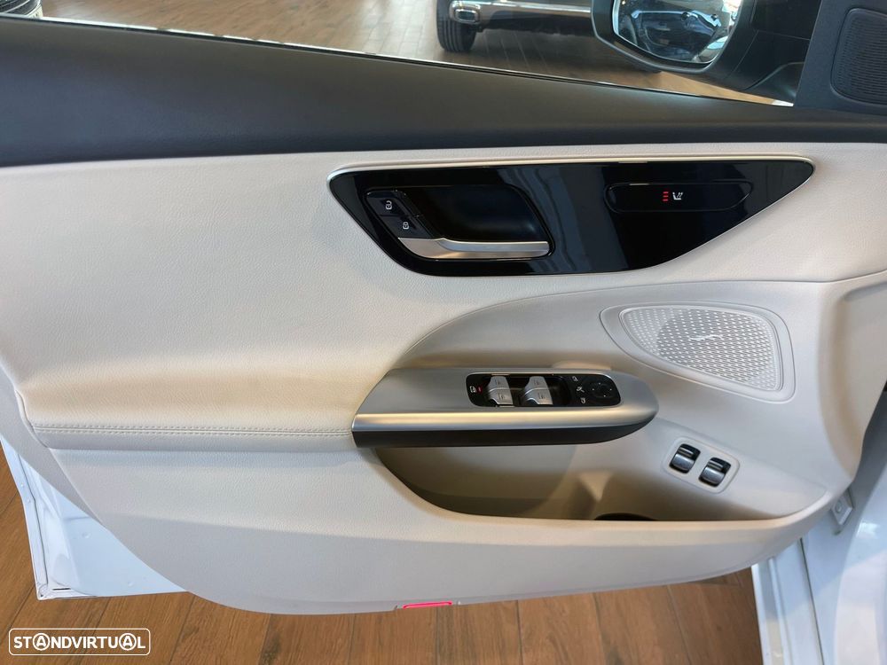 Mercedes-Benz C 300 e Avantgarde - 42